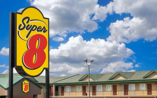Super 8 Fox Creek