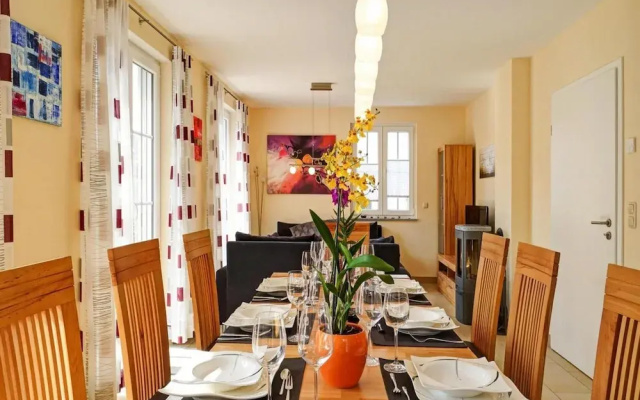 Holiday House Nightingale, Glowe