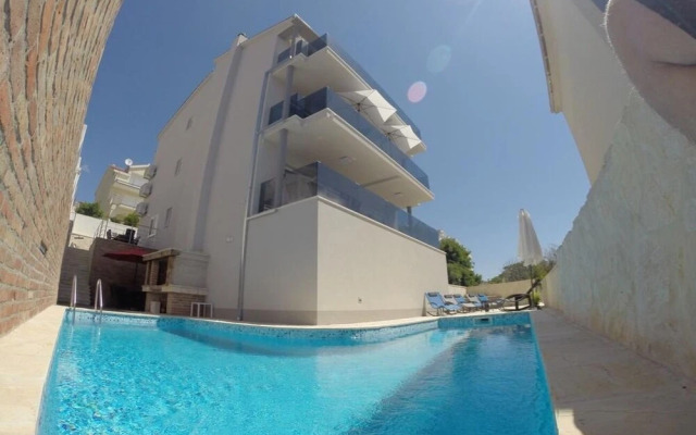 Marinela - With Pool - A2