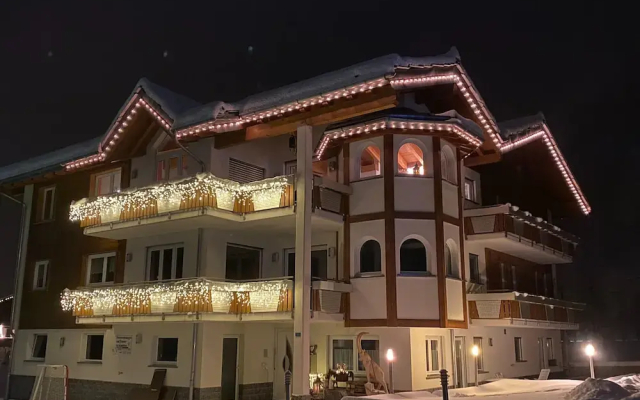 Mountain Stay With Balcony