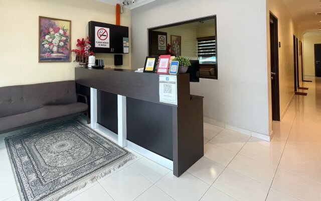 OYO 90369 Safari Hotel Lumut