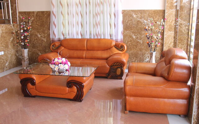 Silver Paradise Hotel
