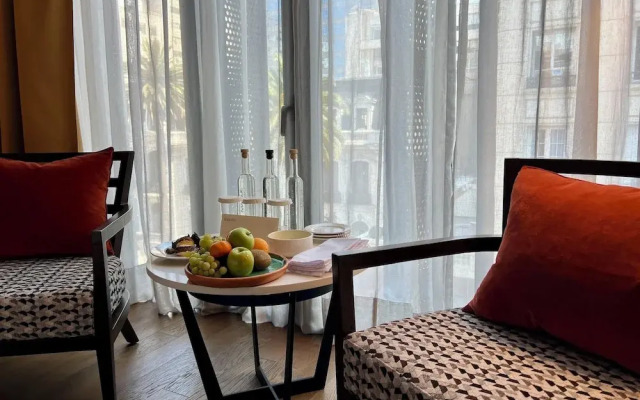 Debaines Hotel Santiago