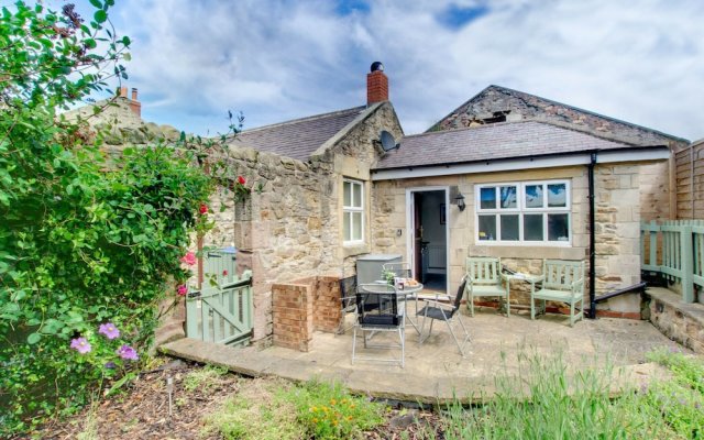 Escape to the Seaside in This Pretty Coastal Cottage, Perfect for a Relaxing Holiday
