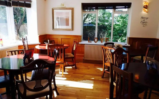 The George Carvery & Hotel