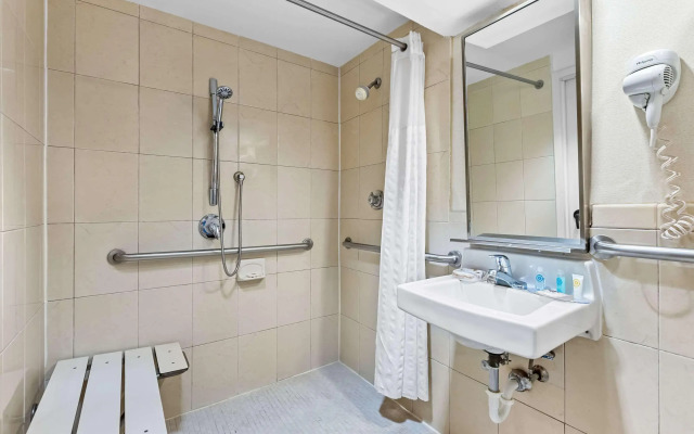 Comfort Inn & Suites Somerset - New Brunswick