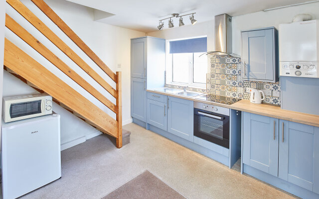 Host Stay Harvest Cottage