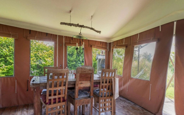 Unique, Comfortable Tent Houses on a Small Holiday Park a 5 Minute Walk From the sea