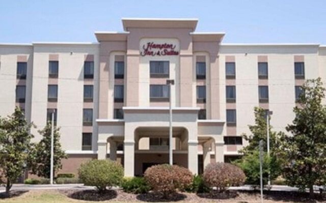 Hampton Inn & Suites Largo