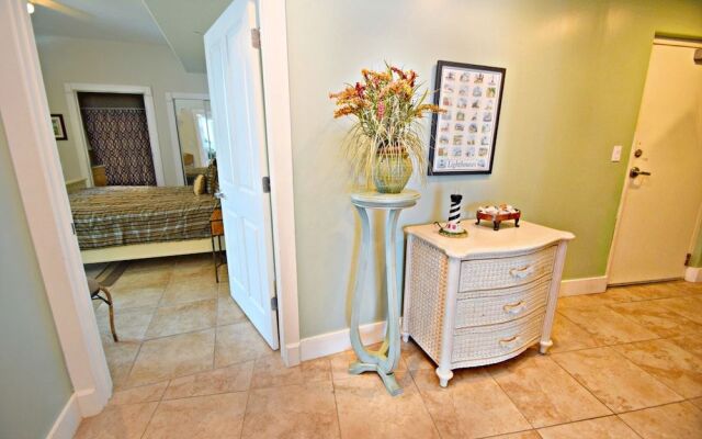 Island Tower 703 by RedAwning