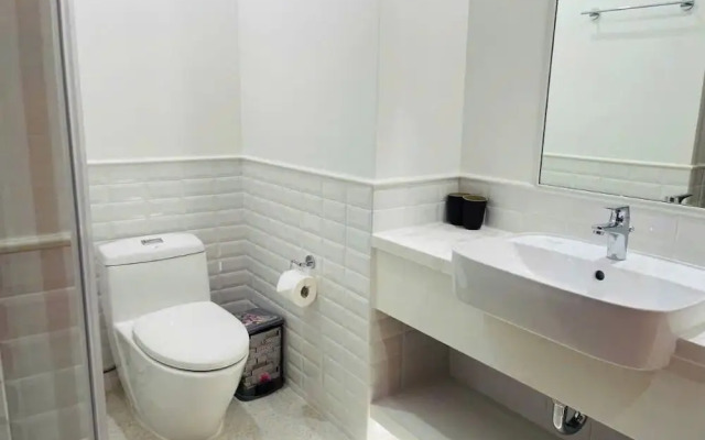 2 Bedrooms Apartment In Sunset Town