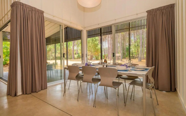 The Golden Hideaway - Matarangi Holiday Home