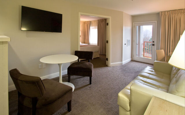 Ashland Hills Hotel & Suites