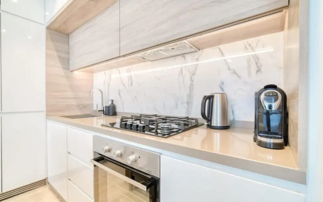 Bright Studio With Mesmerizing Canal and City View