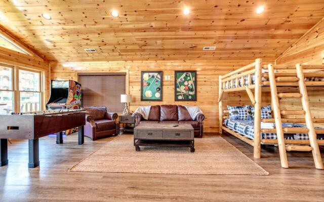 4 Bedroom Cabin for 14