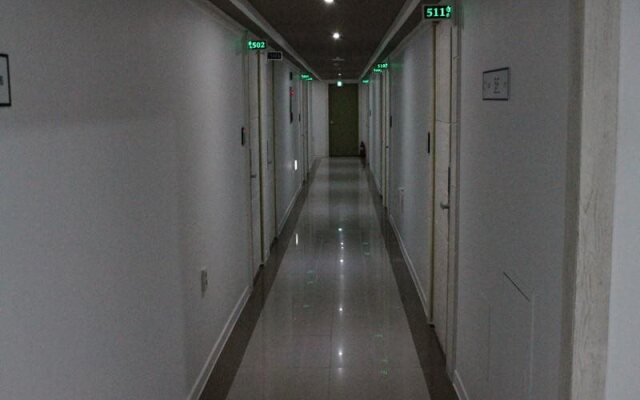 Central Plaza Hotel
