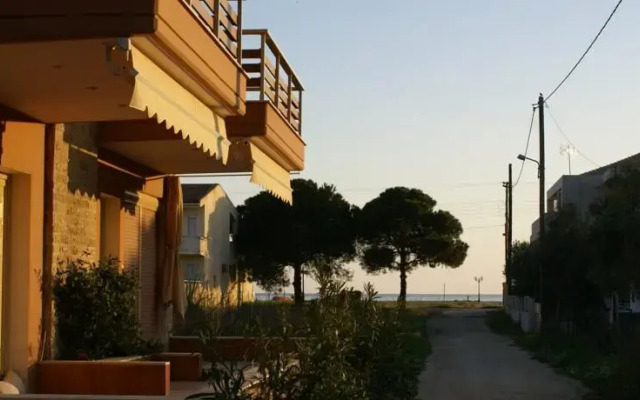 Toroni Guest House
