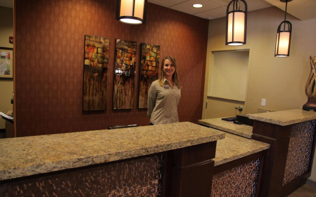 Little Missouri Inn & Suites New Town