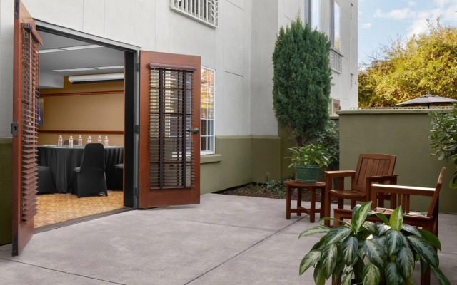 Larkspur Landing Extended Stay Suites South San Francisco