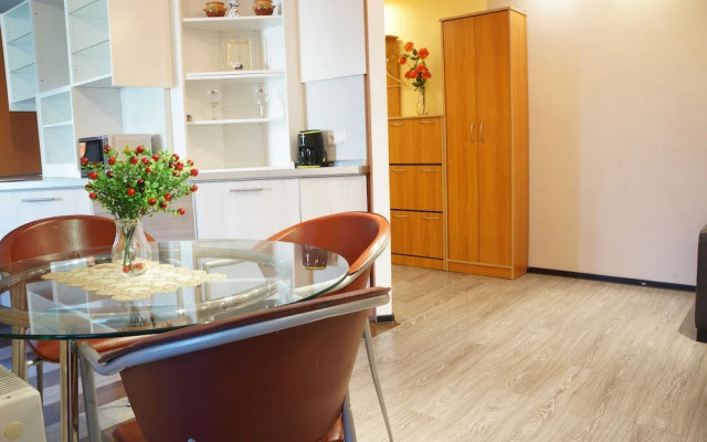 Евроапартаменты «RF88 на Варшавской 63»