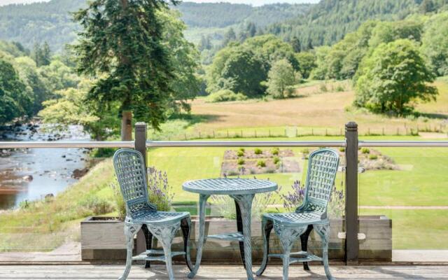 Craig-y-Dderwen Riverside Hotel
