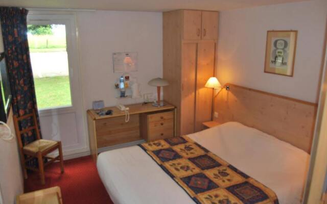 Doubs Hotel - Hostel