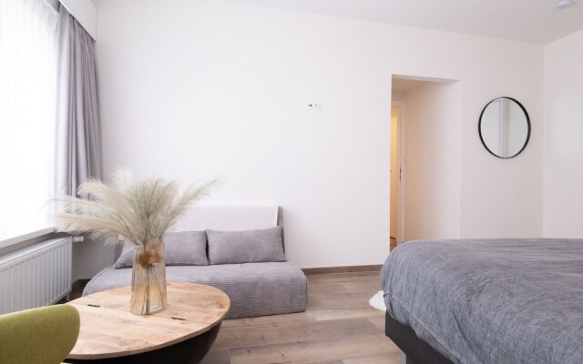 Stay With View, Ostend