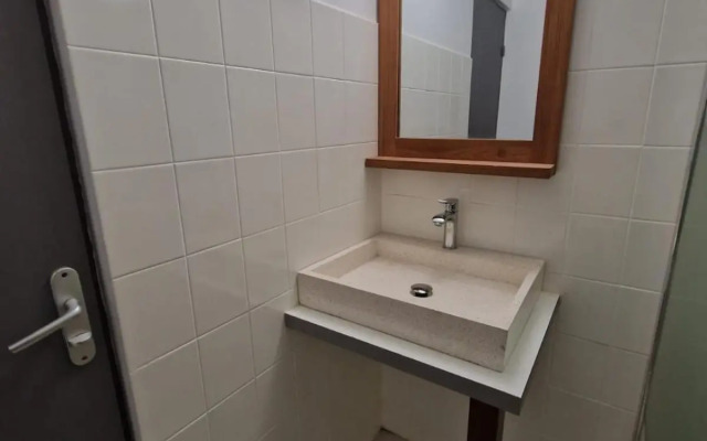 Studio rénové au coeur de Sainte Anne