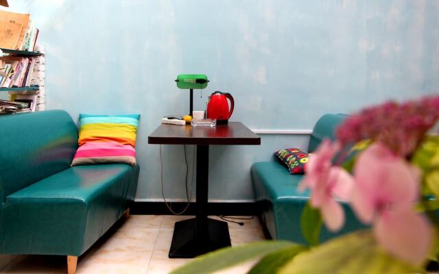 Bayou Youth Hostel