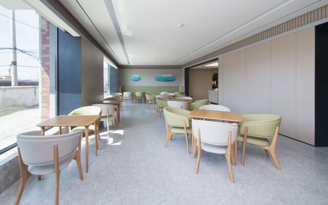 Ji Hotel Hegang Railway Station