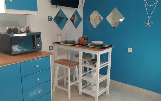 The cool underground studio apartment kos