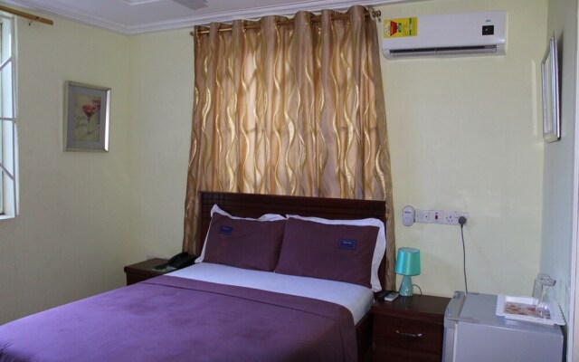 Gorsben Royal Lodge Hotel
