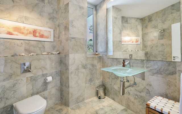 Villa BAY Blue by Priority