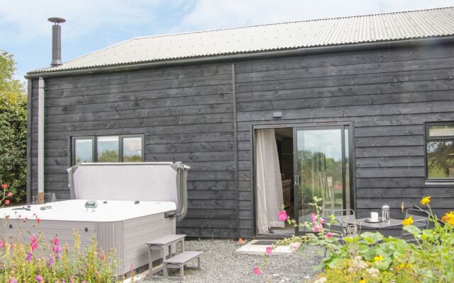The Pig Shed -Sty 2