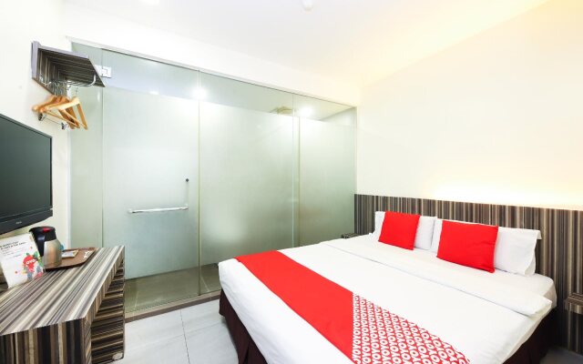 OYO 335 Sunrise Golden Hotel
