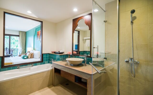 Ravindra Beach Resort And Spa