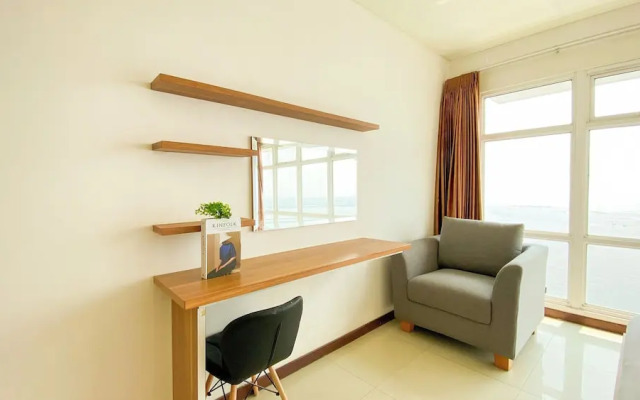 Best Homey And Spacious 3Br At Green Bay Condominium Apartment