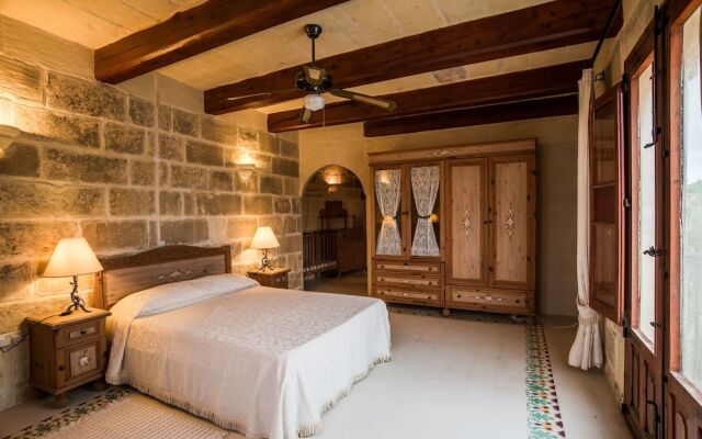Ta' Karmni Farm Five Stars Holiday House