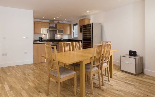 Spacious Flat With View of the Shard