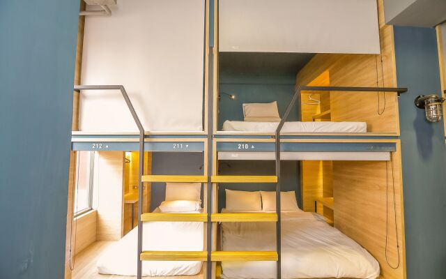 DONGMEN 3 Capsule Inn - Hostel