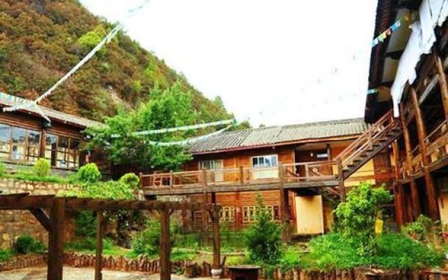 Lijiang Lugu Lake Nv'er Garden Hotel