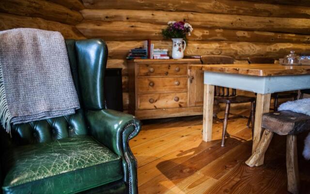 Coed y Marchog Woodland Retreat