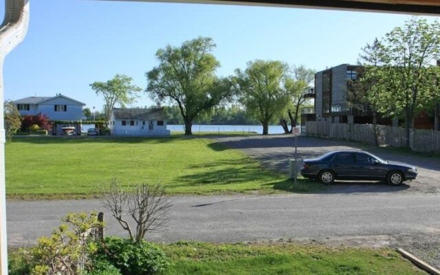 Cottage by the Marina