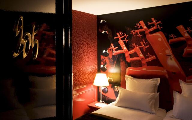 Hôtel du Petit Moulin, Haute Couture hotel by Lacroix