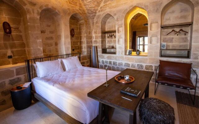 Mirsoum Hotel
