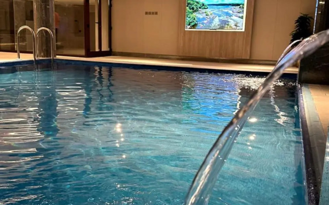 Crown Suites