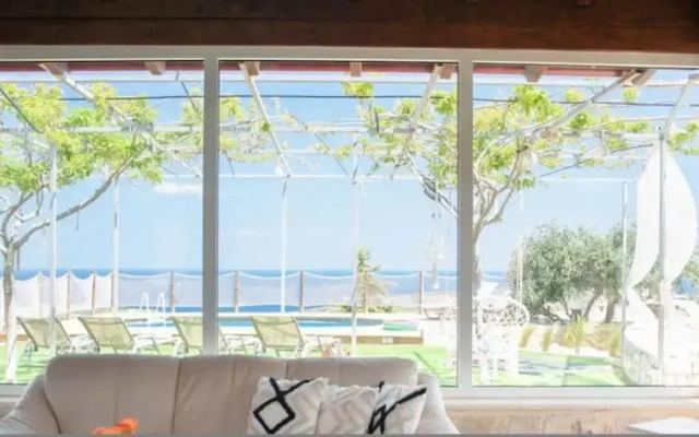 Gaia Signature With Private Pool
