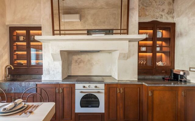 Inotropes Boutique Suites