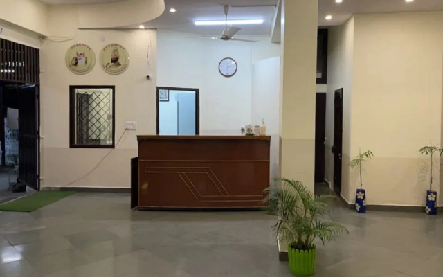 Goroomgo Ashoka Dehradun