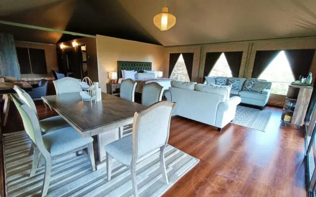 Emayian Luxury Camp